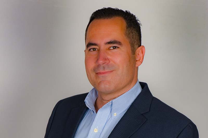 Oficial de préstamos Steven Arredondo